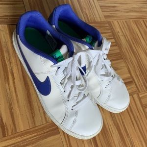 Retro Nike Sneakers!